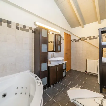 Apartment Urban Break 6 *